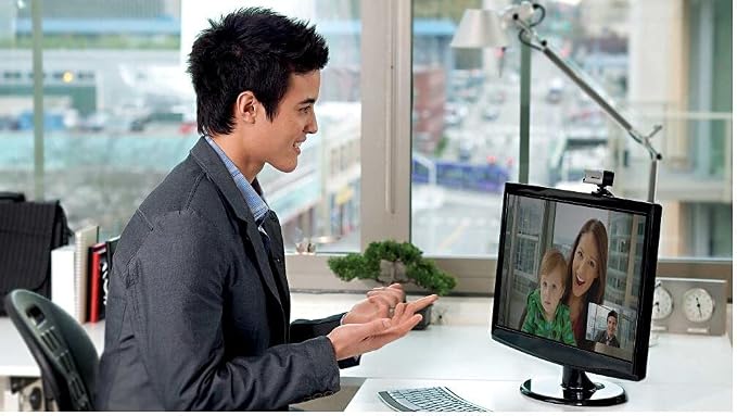 Microsoft LifeCam Studio for Business with built-in noise cancelling Microphone, Auto-Focus, Light Correction, USB Connectivity, for Microsoft Teams/Zoom,compatible with Windows 8/10/11/Mac - Image 2