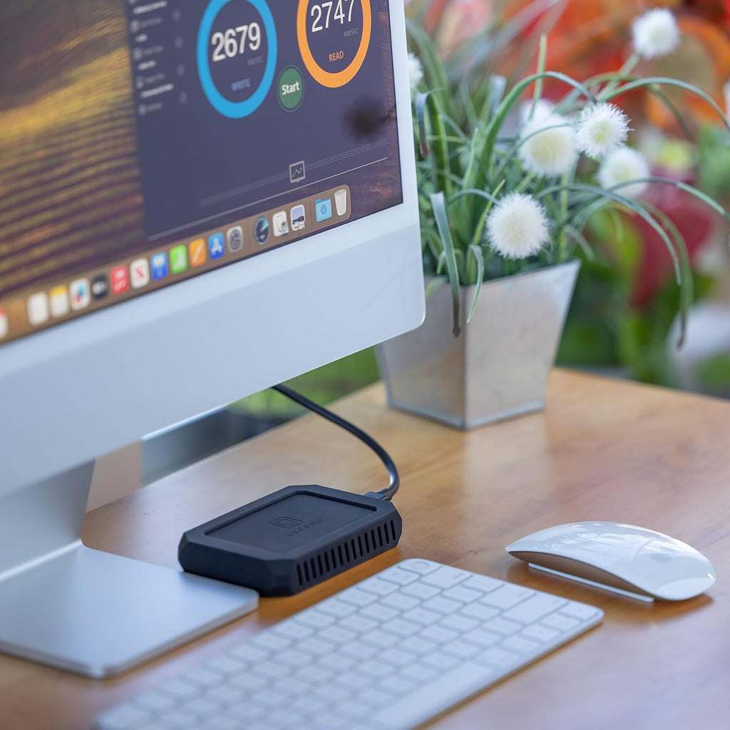 Oyen Digital U34 Bolt 1TB (USB4 40Gbps) NVMe Thunderbolt 4 (USB-C) Portable SSD, Up to 2800MB/s - Image 6