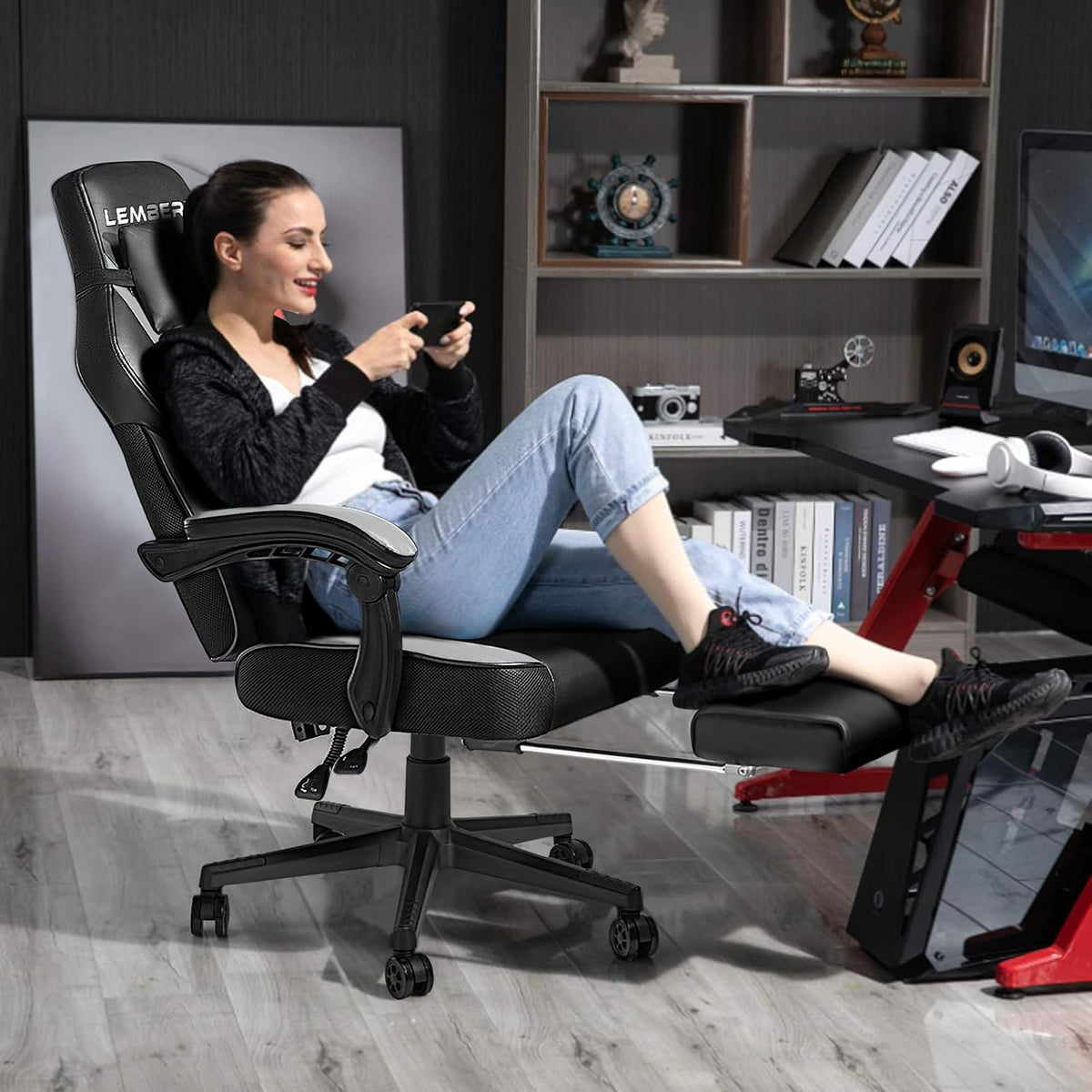 Ergonomic Gaming Chair with Footrest, 400lb Weight Capacity, Gray - Image 2