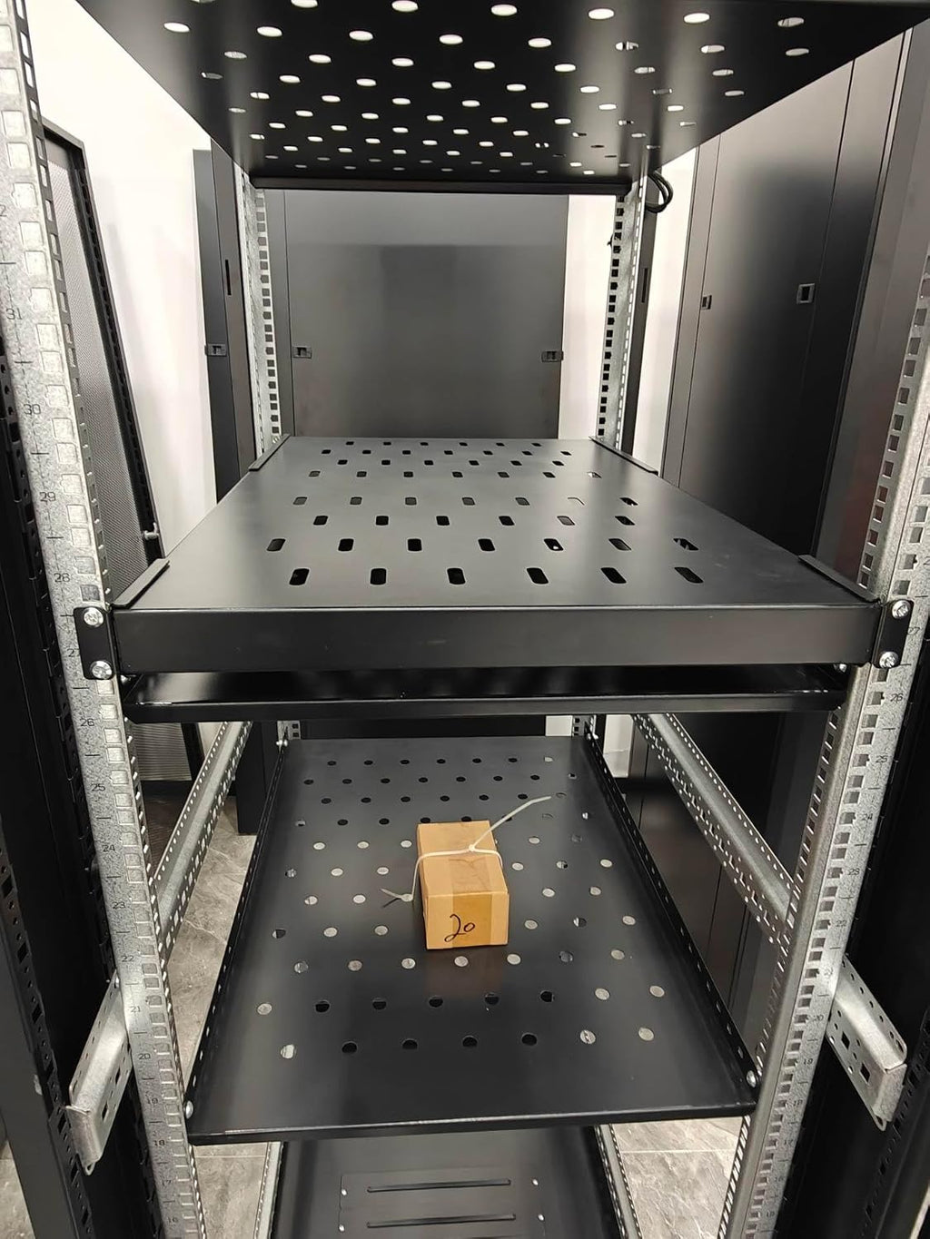 Adjustable 1U Server Rack 700 Millimetres Long,445 Millimetres Wide - Image 9